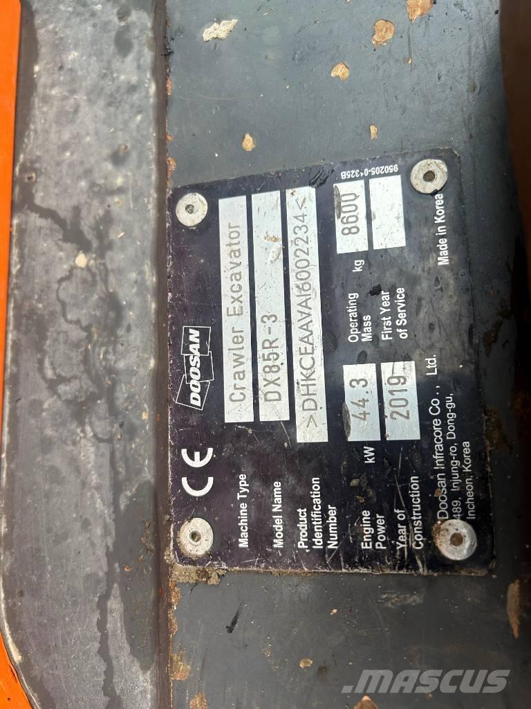 Doosan DX 85 R-3 중형굴삭기 7톤-28톤