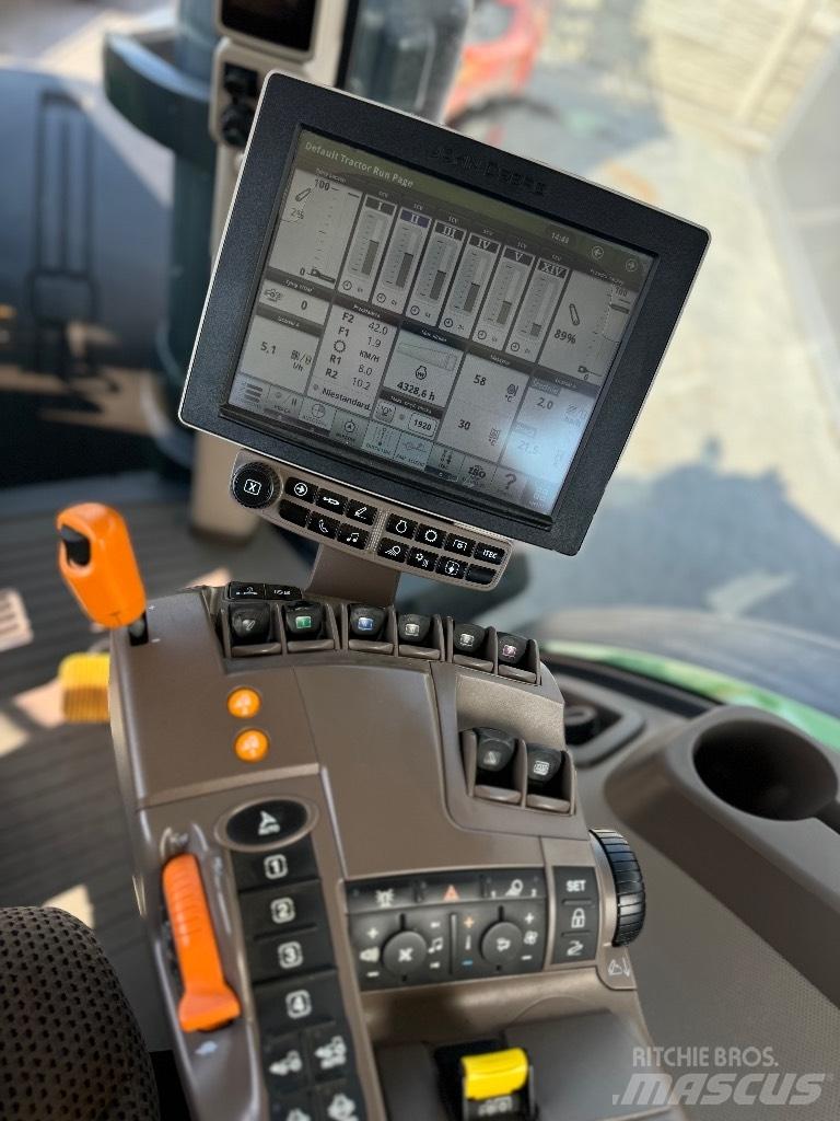 John Deere 8400 R 트랙터
