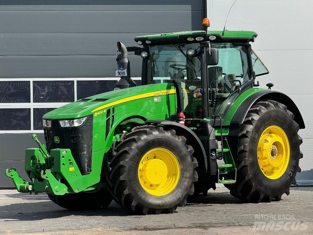 John Deere 8400 R 트랙터