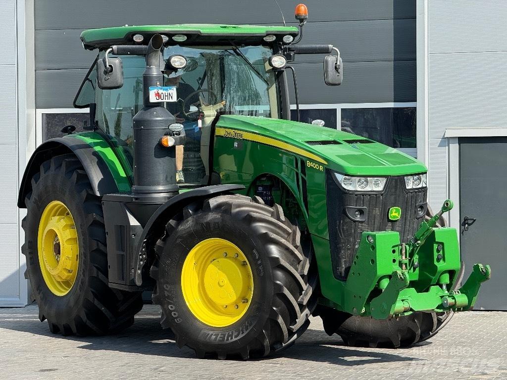 John Deere 8400 R 트랙터
