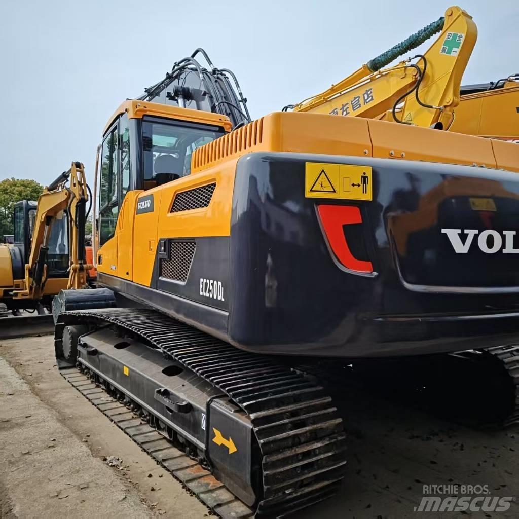 Volvo 250DL 대형 굴삭기 29톤 이상