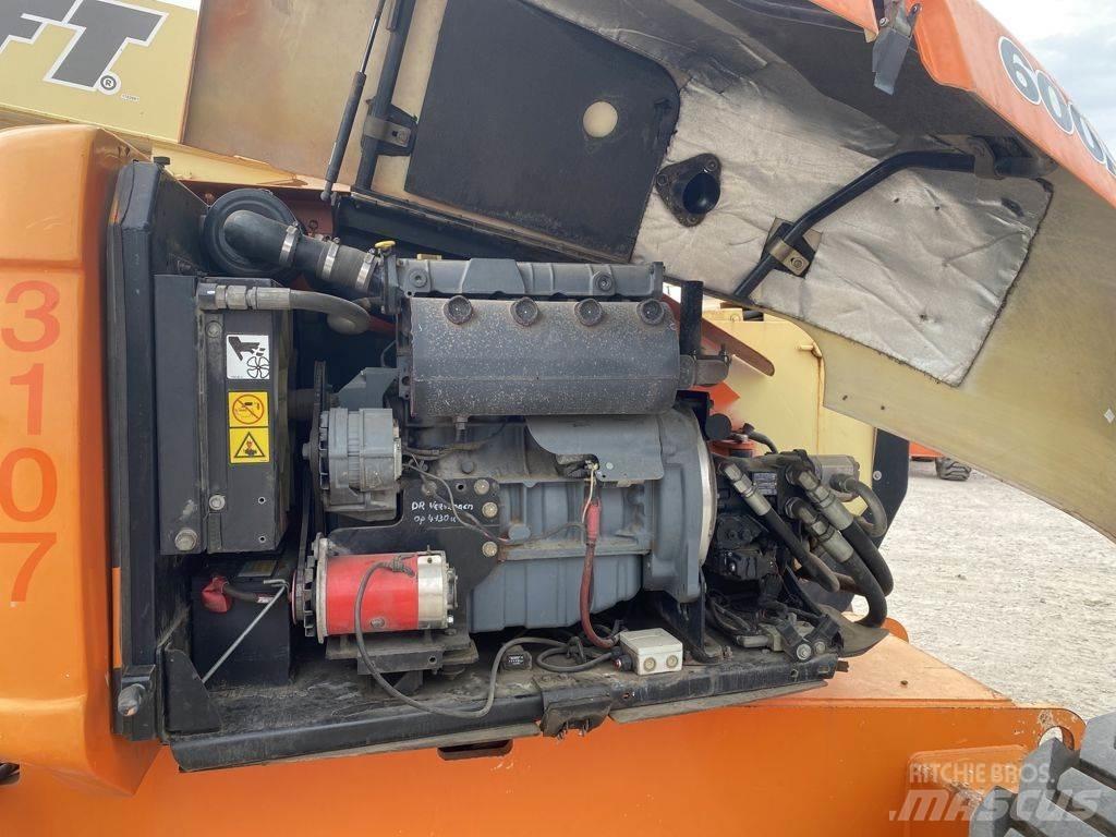 JLG 600AJ 관절형 전동이동 리프트
