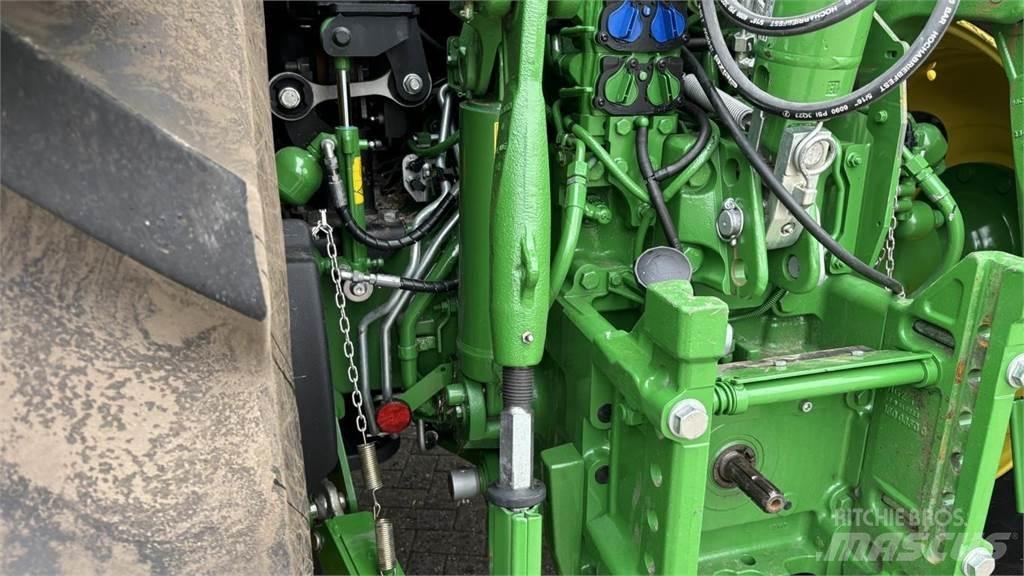 John Deere 6R215 트랙터