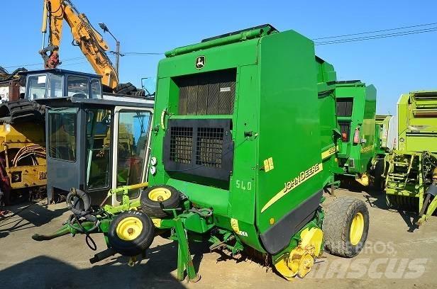 John Deere 592 원형 곤포기