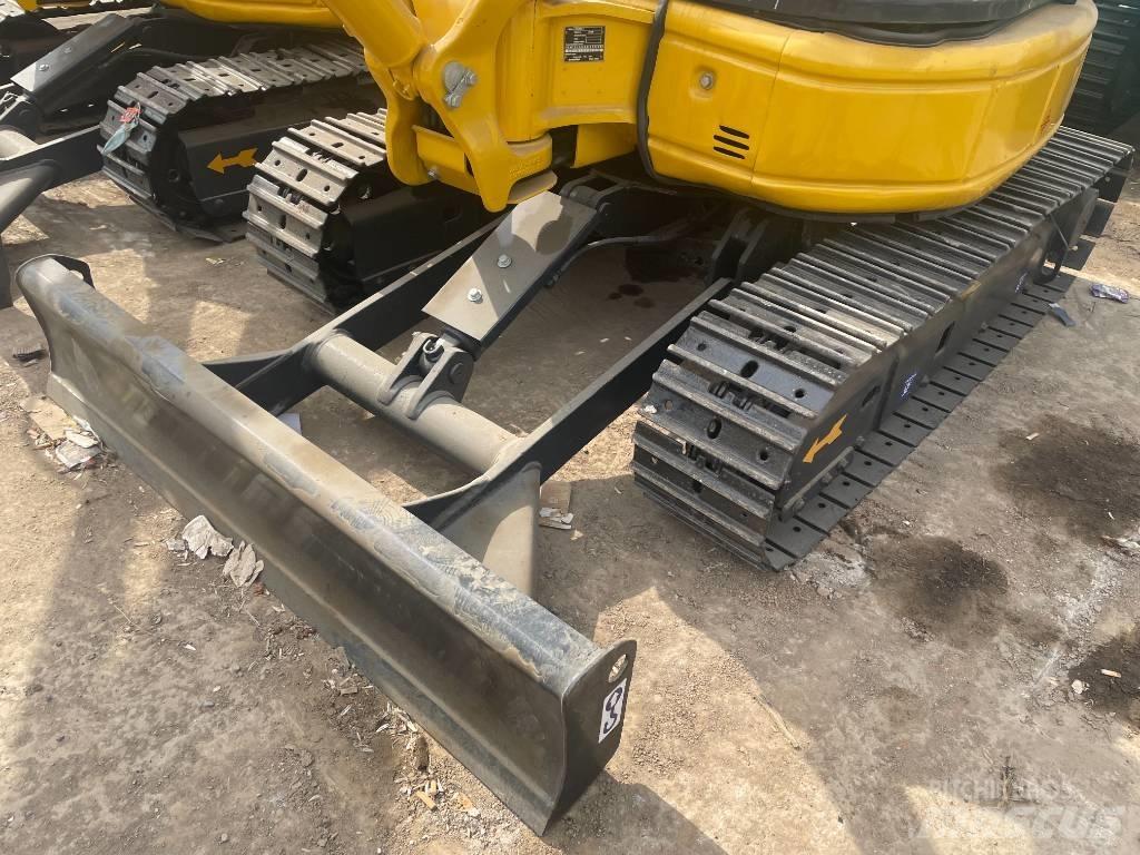 Komatsu PC 30 소형 굴삭기 7톤 미만