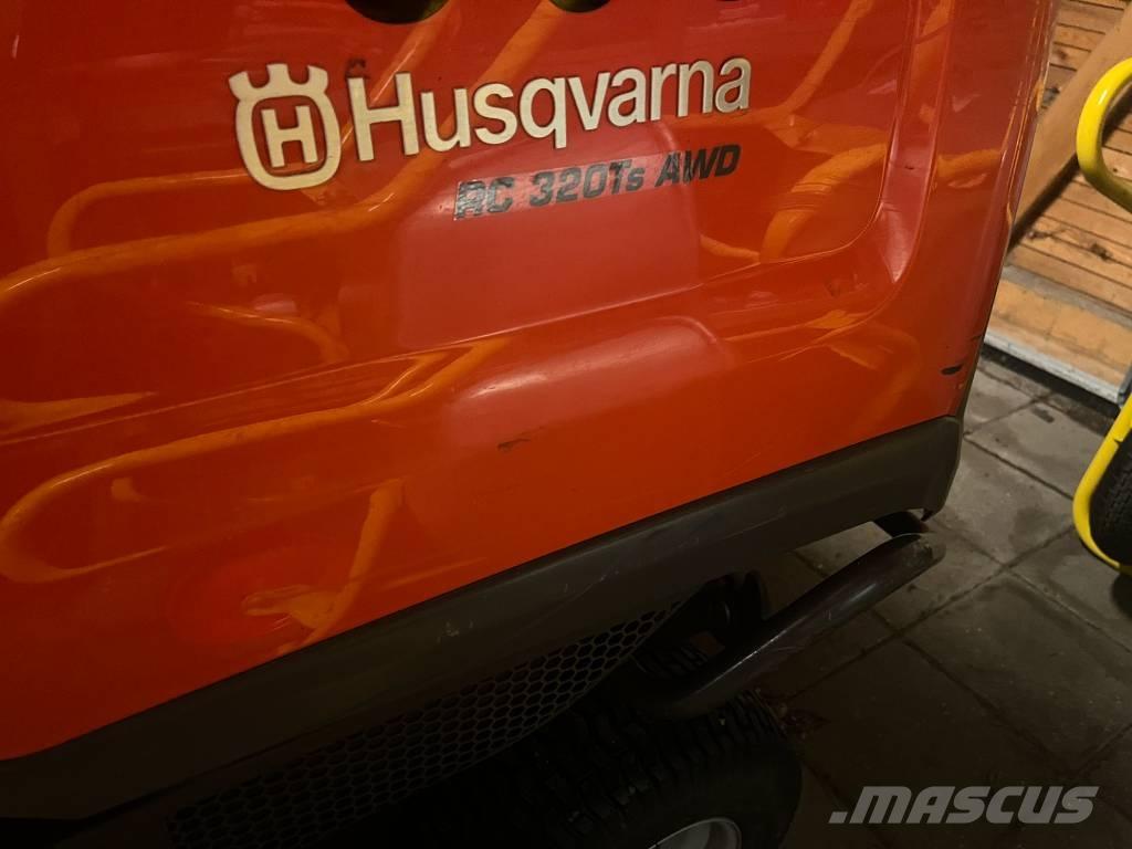Husqvarna RC320Ts 탑승형 잔디깎기