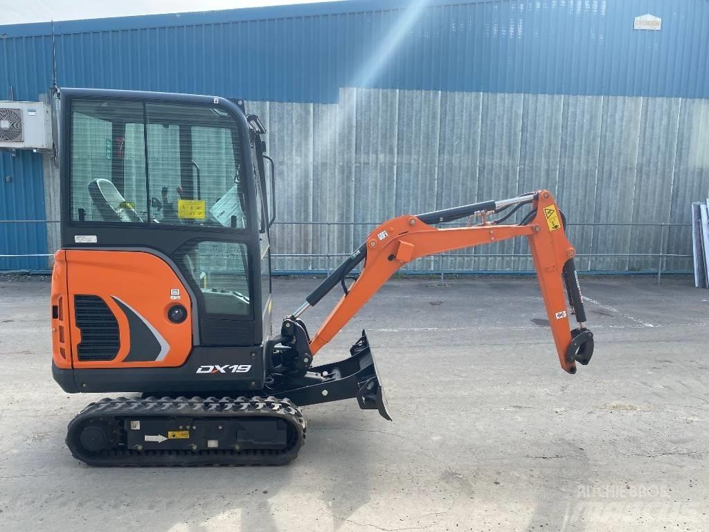 Doosan DX 19 소형 굴삭기 7톤 미만