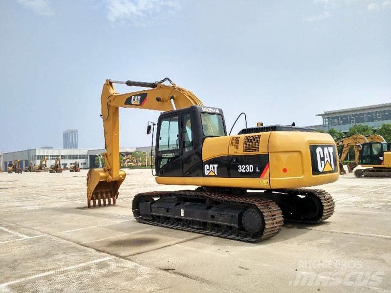CAT 323 대형 굴삭기 29톤 이상