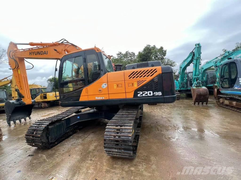 Hyundai 220 LC-9T 대형 굴삭기 29톤 이상