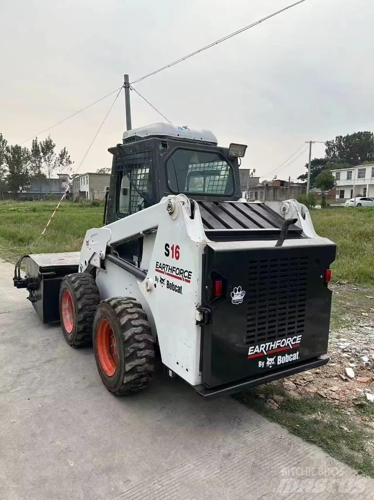 Bobcat S 16  스키드로더