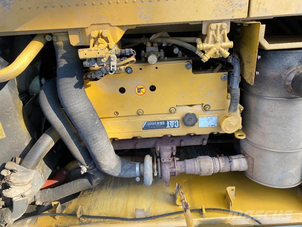 CAT 320 D 대형 굴삭기 29톤 이상