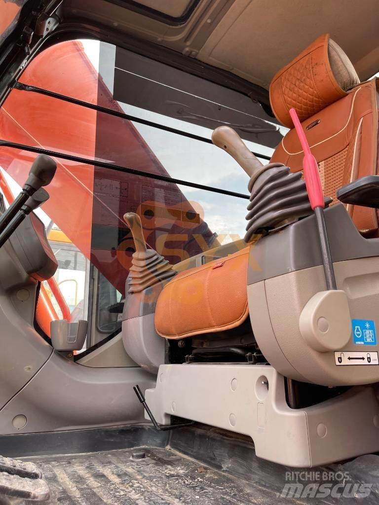 Hitachi ZX 240 대형 굴삭기 29톤 이상