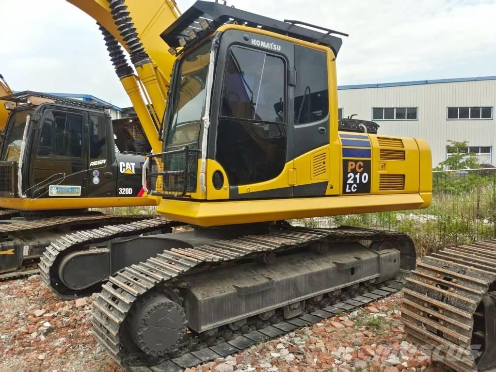 Komatsu PC 210 대형 굴삭기 29톤 이상