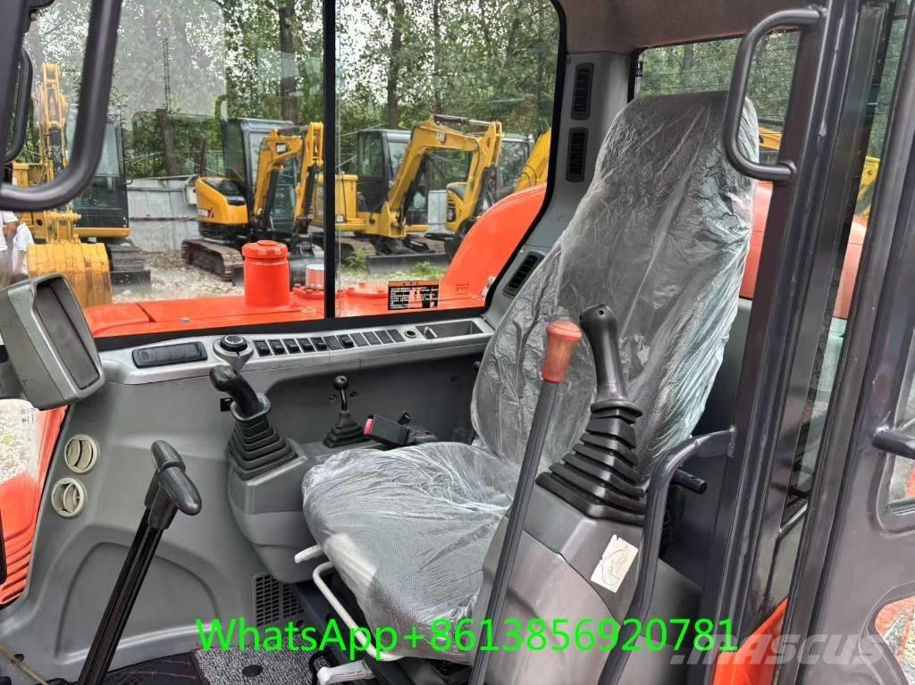 Doosan DX 60 소형 굴삭기 7톤 미만