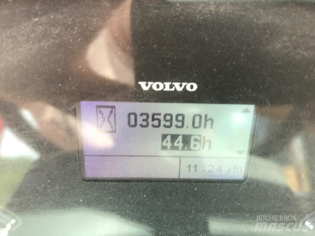 Volvo L 30 G  휠로우더