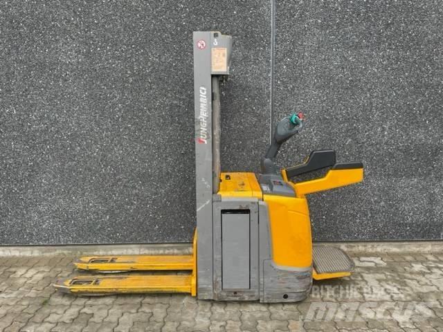 Jungheinrich ERC 216 보행식 리치 지게차