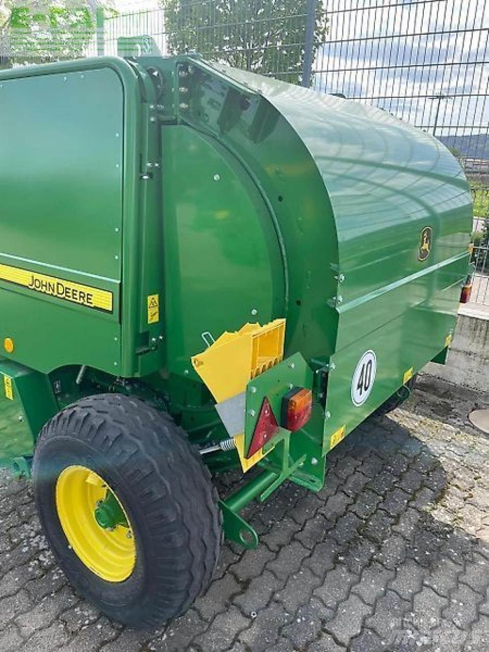 John Deere f440e 각형 곤포기