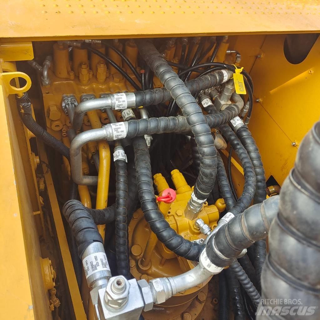 CAT 320D 대형 굴삭기 29톤 이상