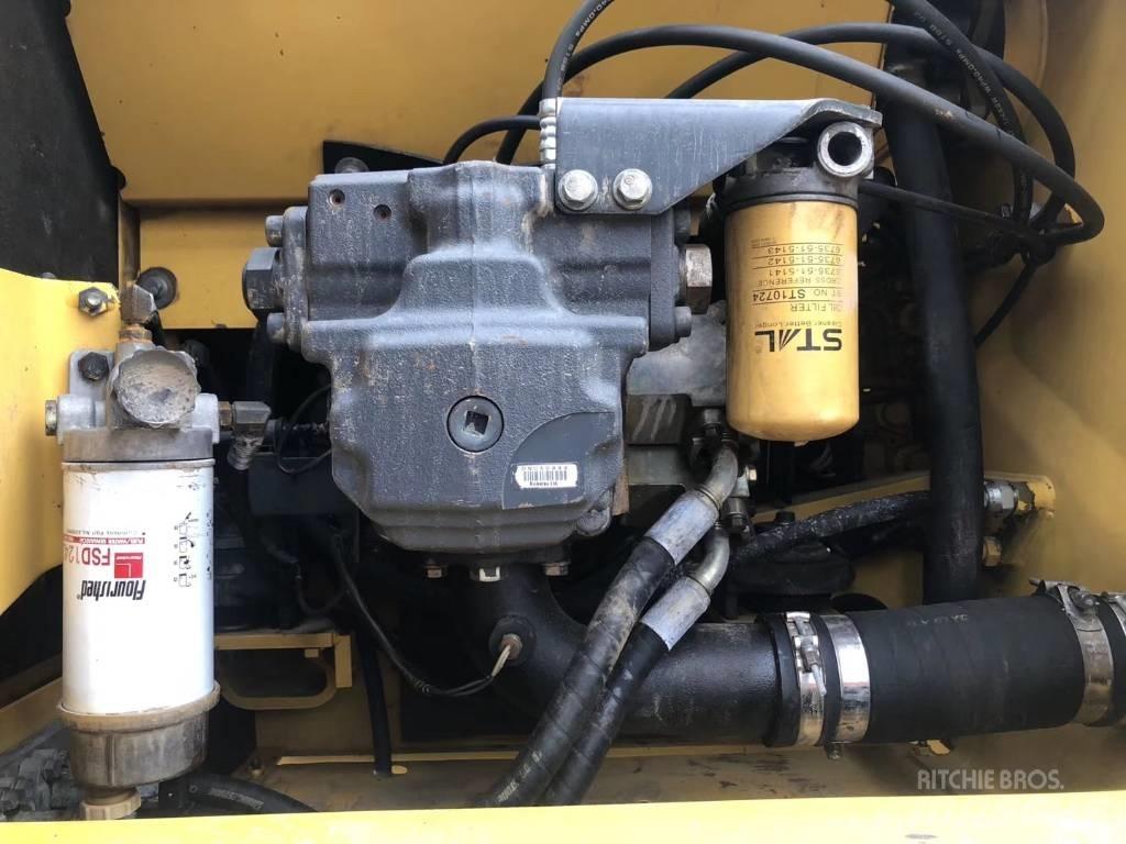 Komatsu pc220-8 대형 굴삭기 29톤 이상