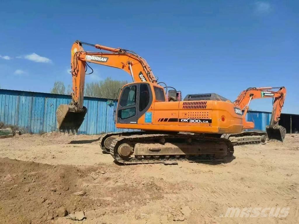 Doosan DX300LC-9 대형 굴삭기 29톤 이상