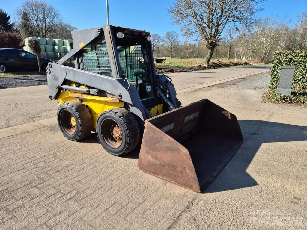 New Holland LS 160  스키드로더