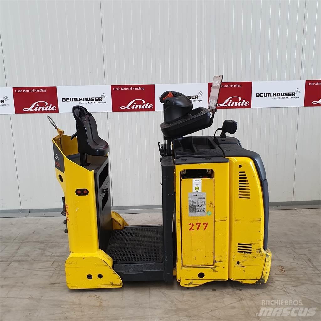 Linde P30C 견인 트럭