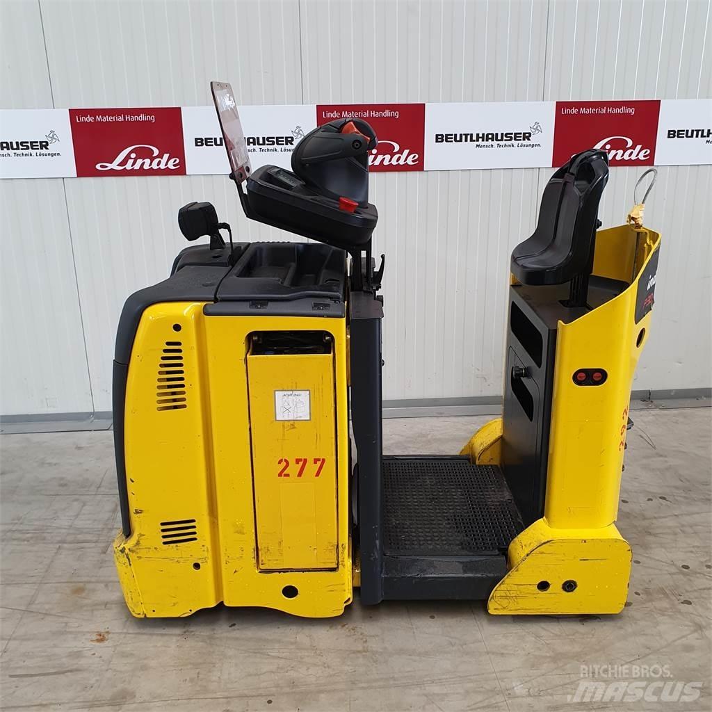 Linde P30C 견인 트럭