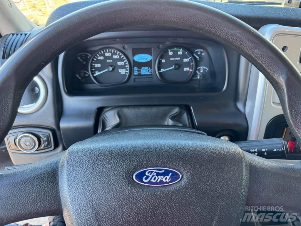 Ford Cargo 덤프 트럭