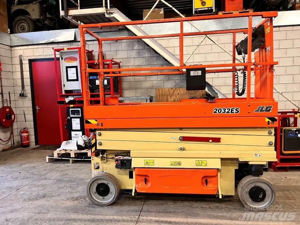 JLG 2032ES 가위형 리프트