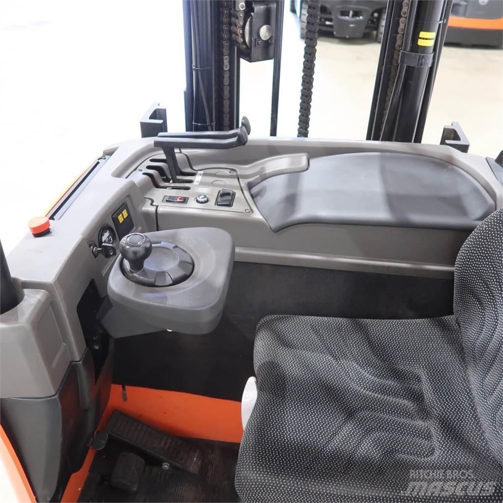 BT SRE160L 전동 지게차