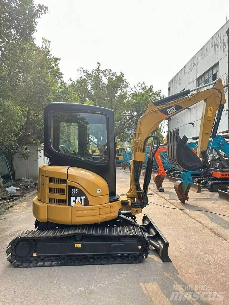 CAT 303 CR 소형 굴삭기 7톤 미만
