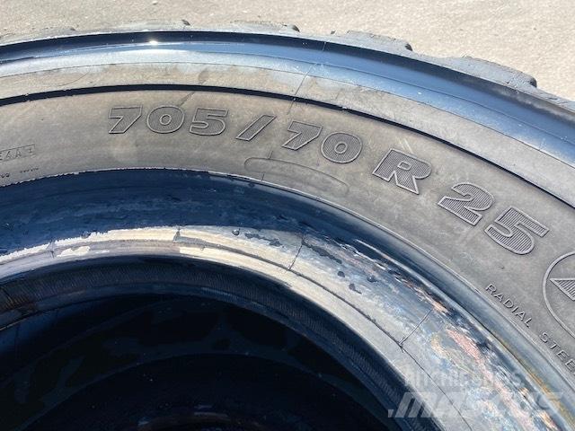 Michelin 705/70 R25 타이어, 휠 및 림