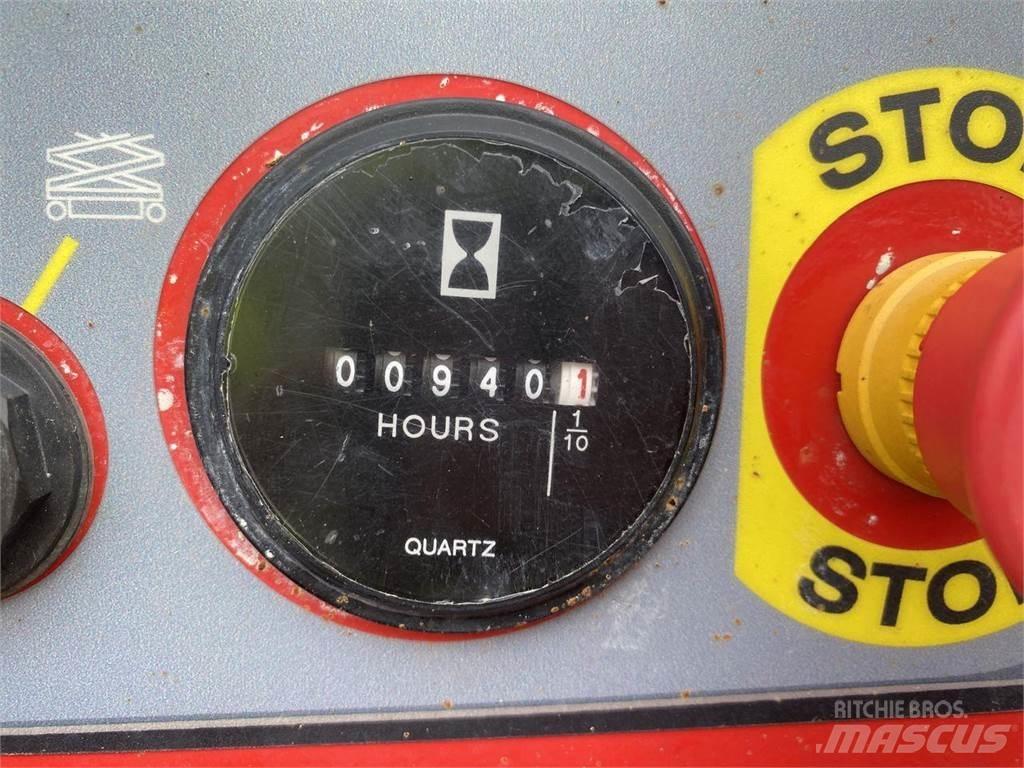 Manitou 140SC 가위형 리프트
