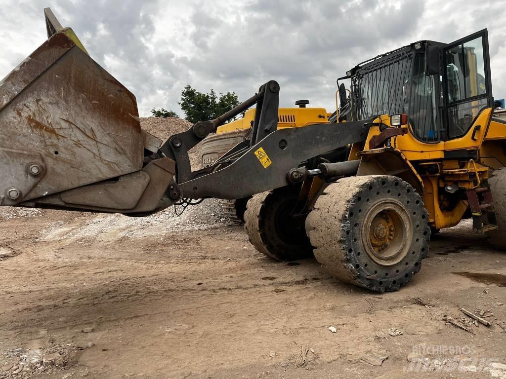 Volvo L 120 F  휠로우더