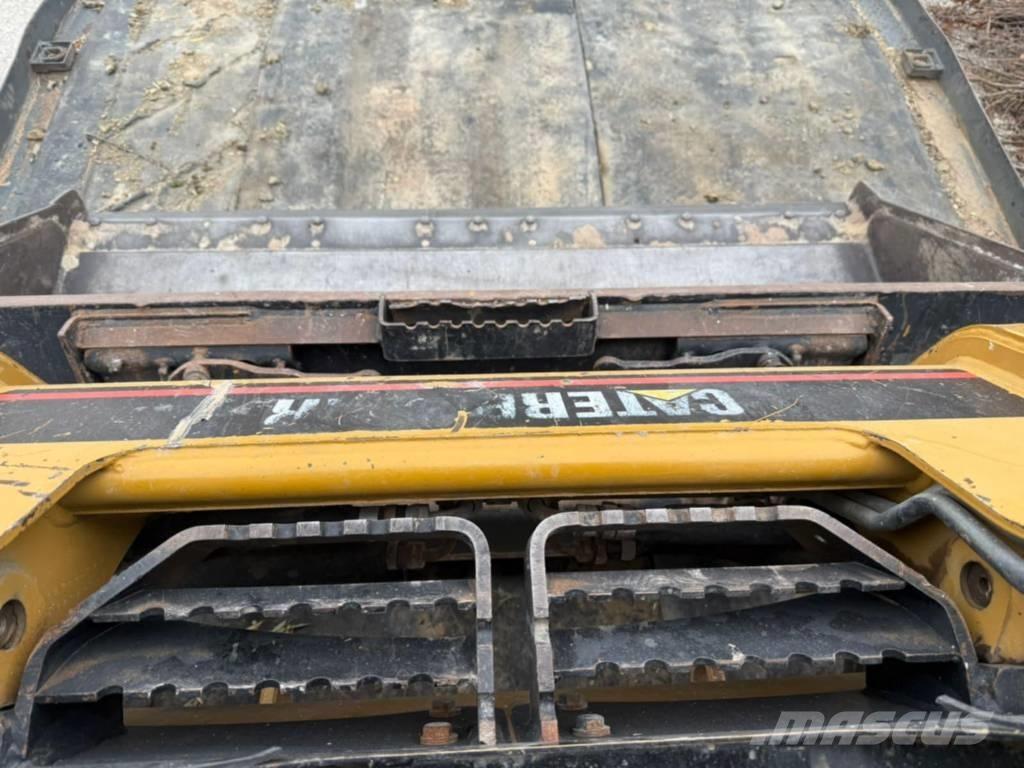 CAT 216  스키드로더