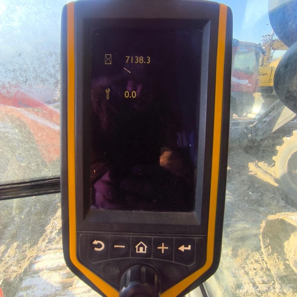 JCB JS300nc 대형 굴삭기 29톤 이상