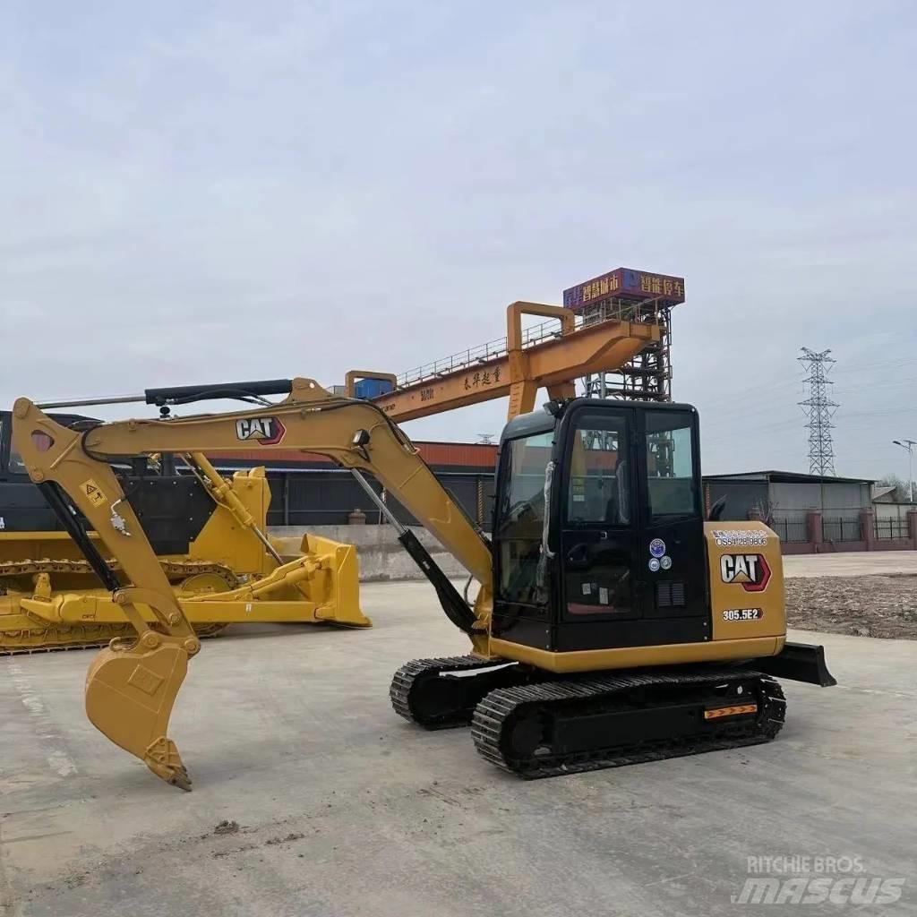 CAT 305.5 소형 굴삭기 7톤 미만