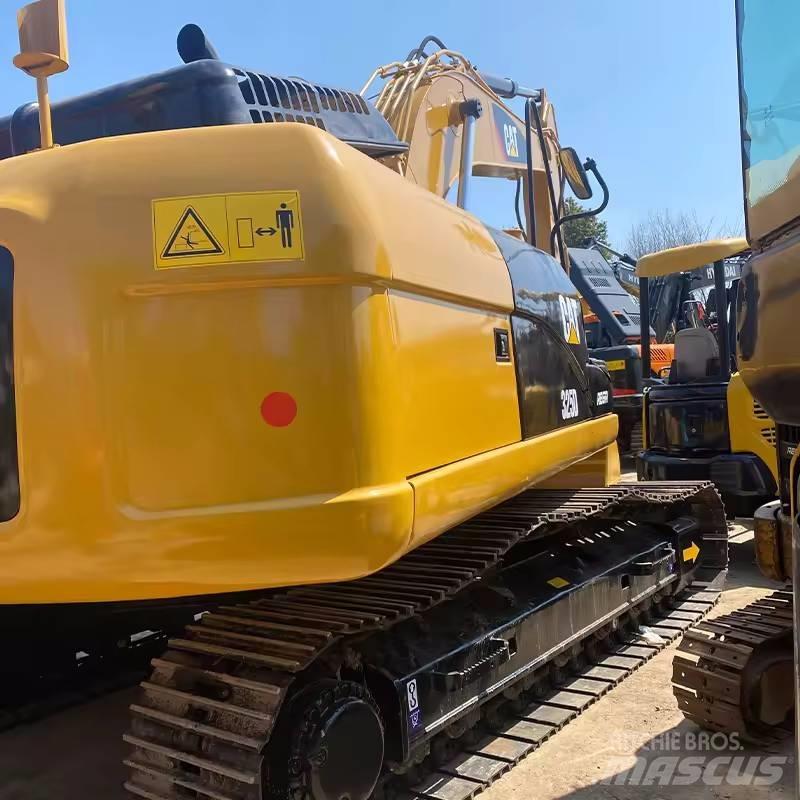 CAT 325 D 대형 굴삭기 29톤 이상