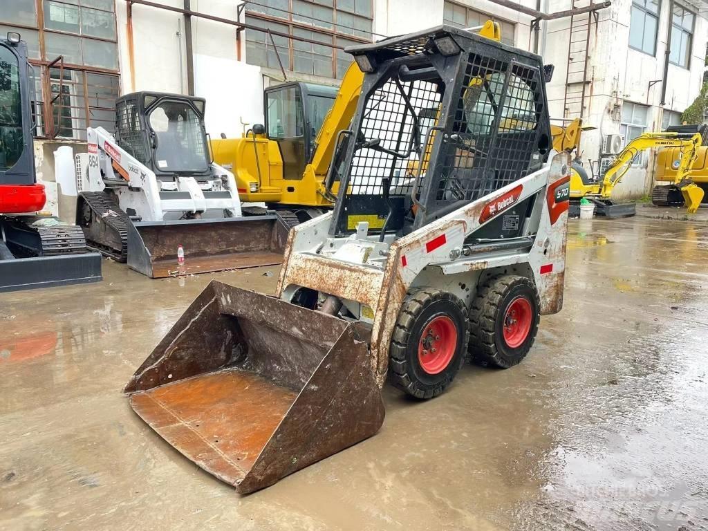 Bobcat S 70  스키드로더