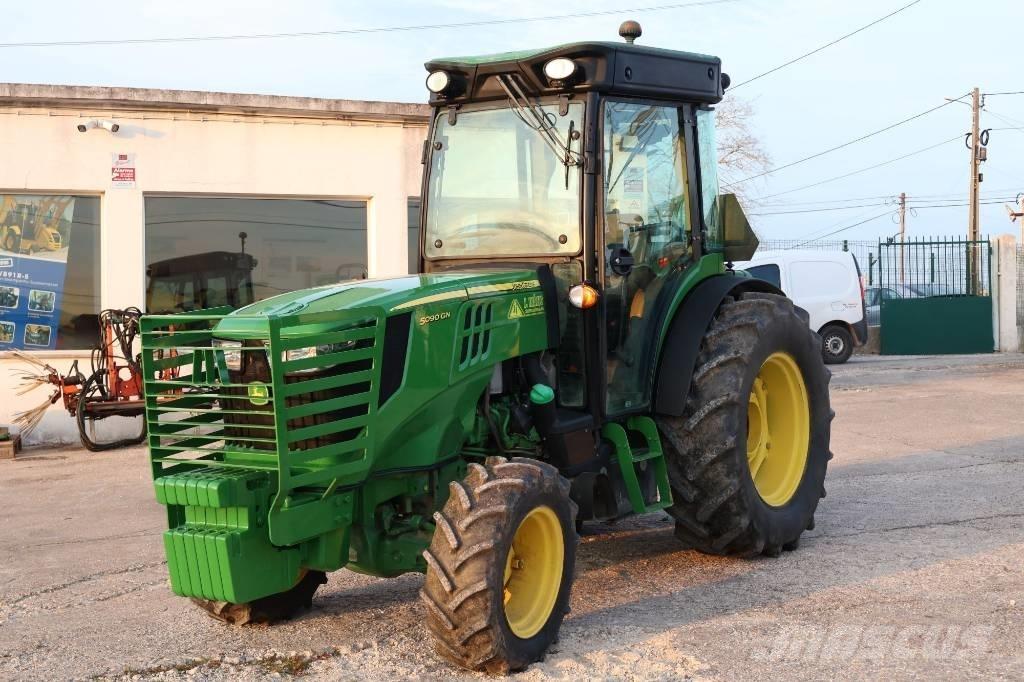 John Deere 5090 GN 트랙터
