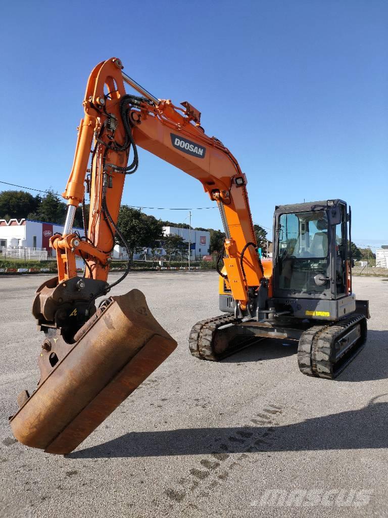 Doosan DX85R-3 소형 굴삭기 7톤 미만