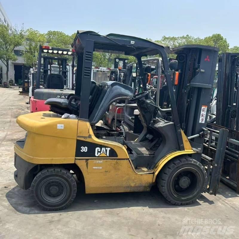 CAT 30 디젤 지게차