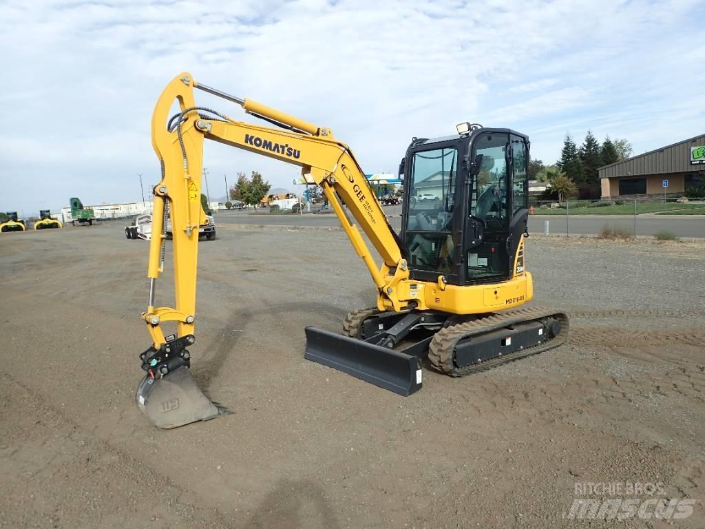 Komatsu PC35MR-5 소형 굴삭기 7톤 미만