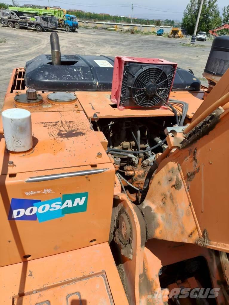 Doosan DH210W-7  휠 굴삭기