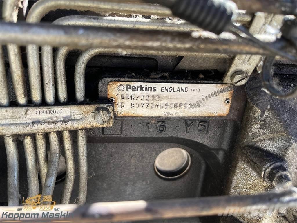 Perkins 1556/2200 엔진