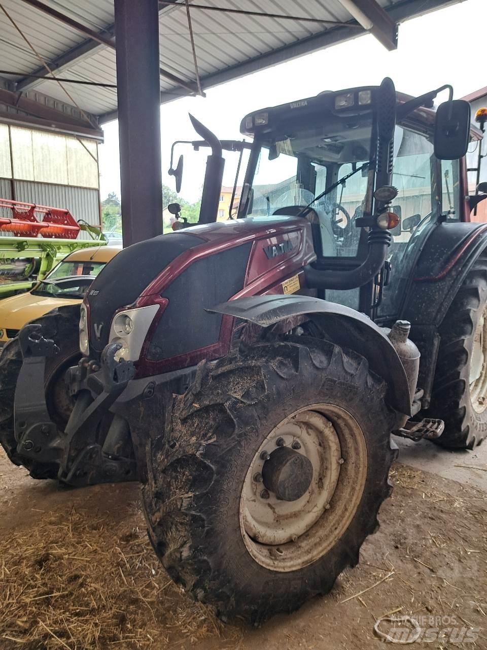 Valtra N123 트랙터