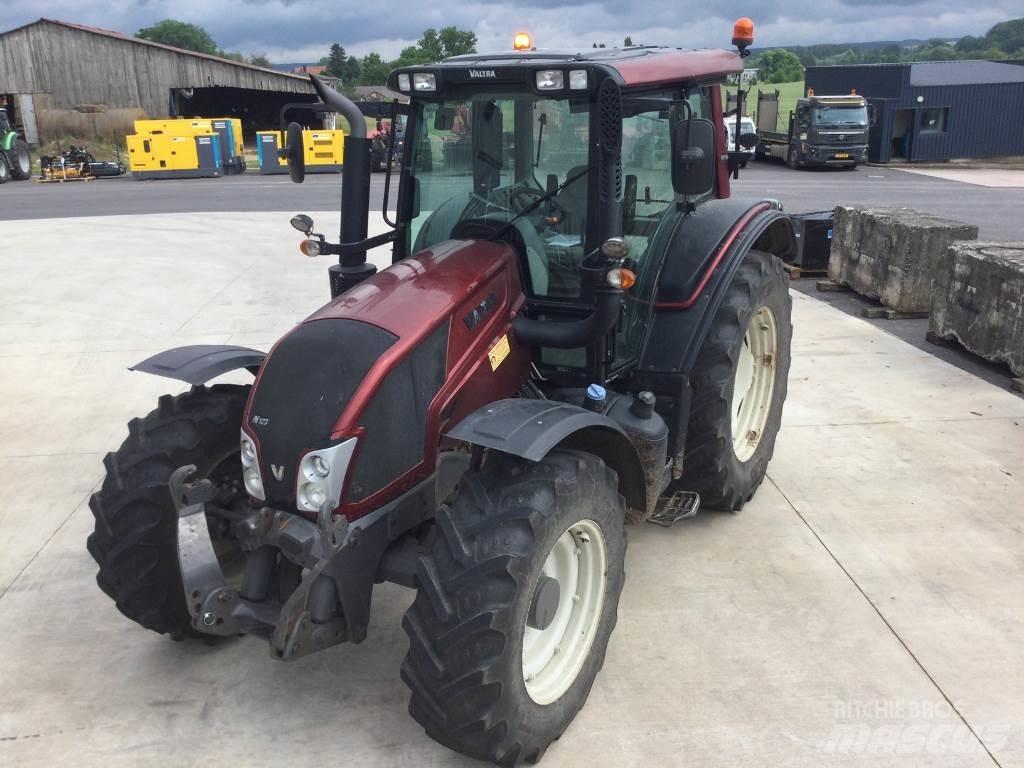 Valtra N123 트랙터