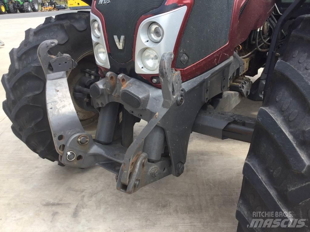 Valtra N123 트랙터