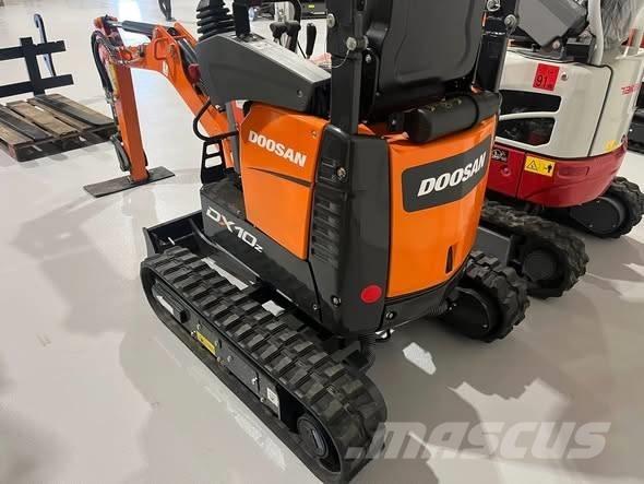 Doosan DX 10 Z 소형 굴삭기 7톤 미만