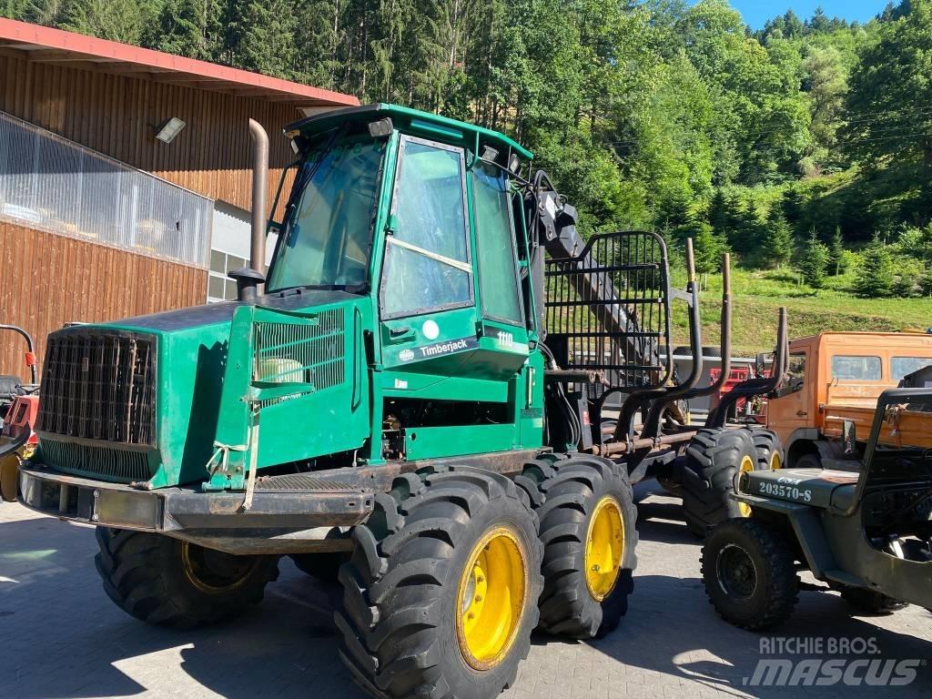 John Deere 1110 원목 포워더